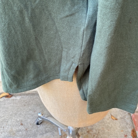 Madewelll from Bloomingdale’s olive oversized greenish cozy thick stretchy tee - Picture 7 of 15